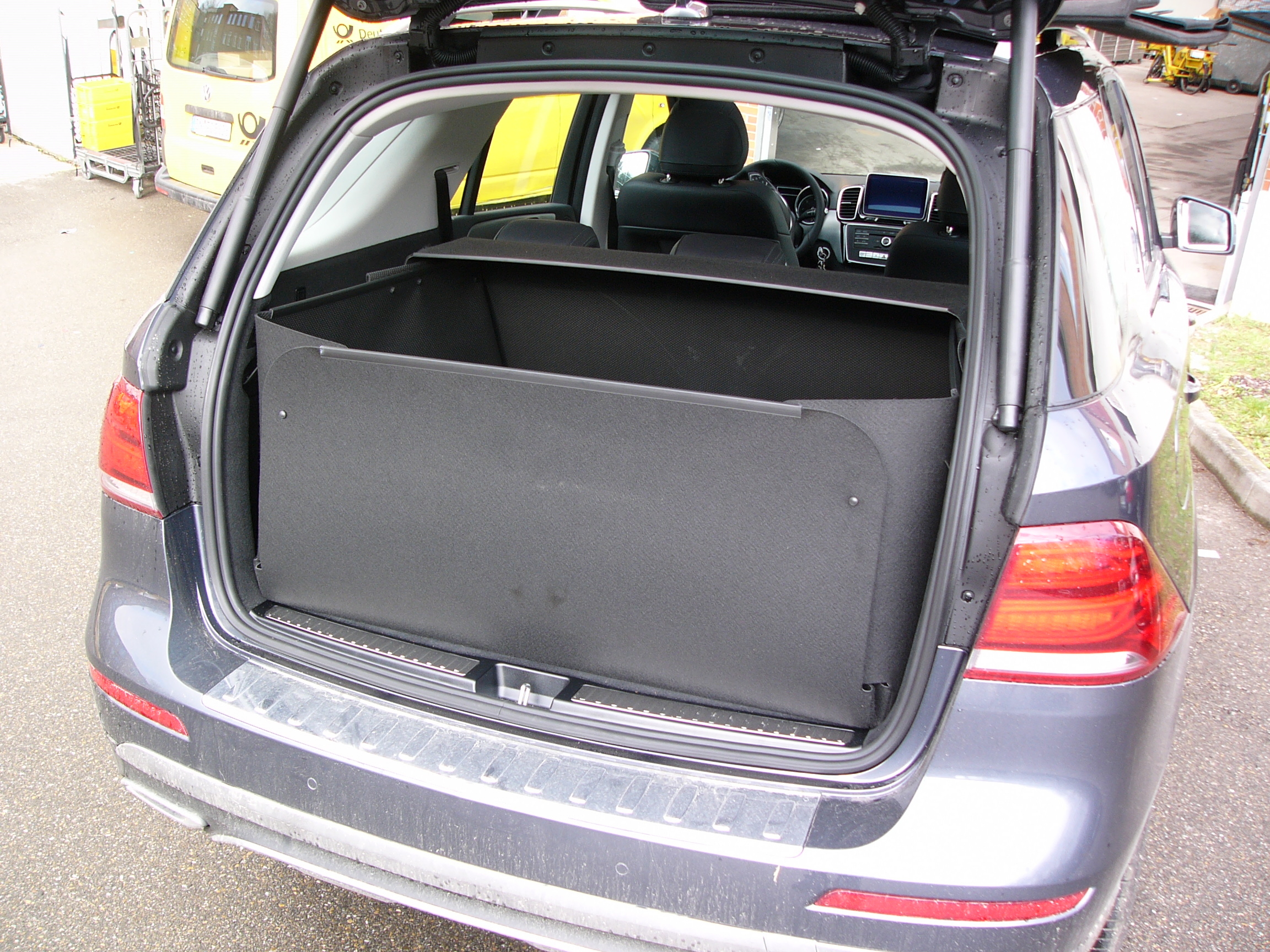 Jedes Fahrzeug bekommt seinen passenden Kofferraumschutz in der Variante, die Sie benötigen.